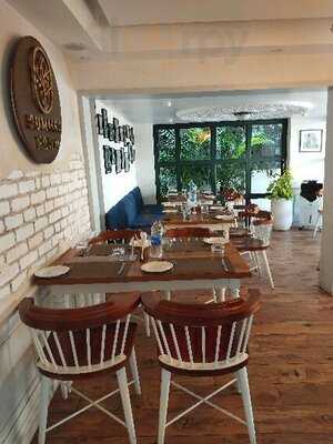 Summer Town Resto Cafe