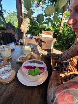 Lexxy's Ground Coffee & Eatery