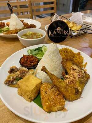 Kandis Kitchen-juara Nasi Timbel