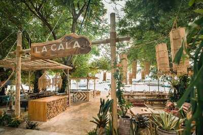 La Cala Beach Club Gili