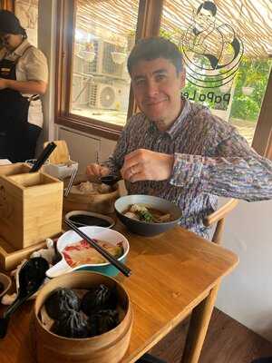 Papa Lee's Taiwan noodle and dumpling