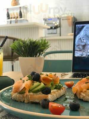 Honua Lisbon Food & Drinks