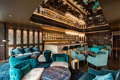 The White Mulberry Bar, กรุงเทพมหานคร (กทม.)