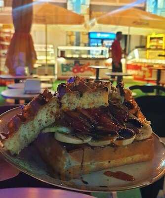 Sunpoint Waffle Cafe Bistro