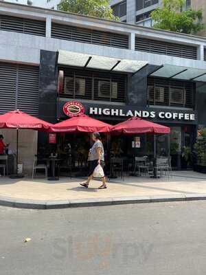 Highlands Coffee Sun Avenue