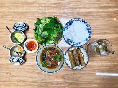 BÚn ChẢ TÂy HỒ