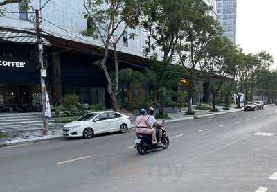 Wayne's Coffee Nguyễn Văn Hưởng