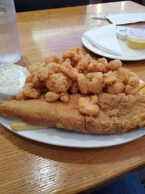 Mayflower Seafood Restaurant, Louisburg