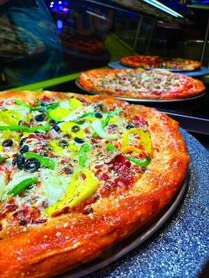 Slice Pizzeria At Harrah's Hoosier Park