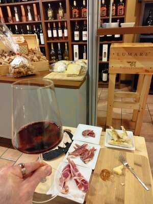 Wine Store, Assisi