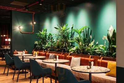 Seven Botanicals Bar & Kitchen