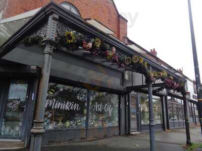 Minikin Paint A Pot & Art Cafe