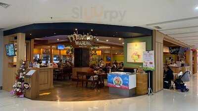 Made's Warung Bali Domestic Airport