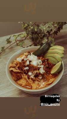 Rojo Guajillo Chilaquiles Y Más