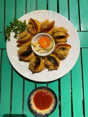 Tra Que Lagoon Restaurant & Cooking Class