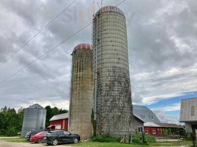 Ottawa River Barn Pub & Country Store